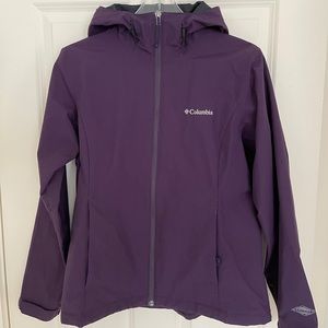 Columbia Omni-Tech Rain Jacket (size M)